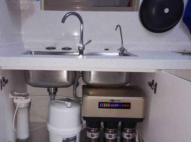 安装厨房净水器隔绝水质污染
